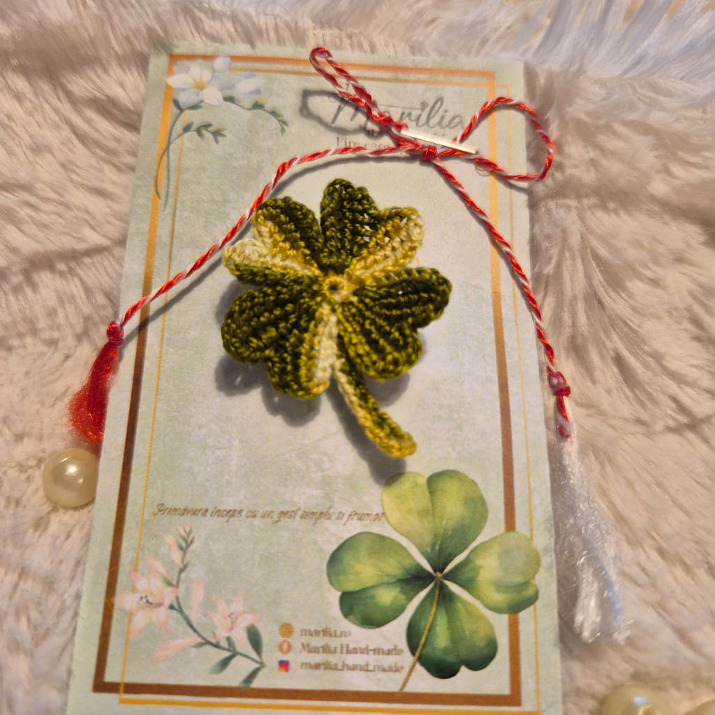 Trifoi cu patru foi verde pastel